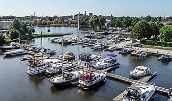 Havenbeheer Oldambt uit Winschoten maakt zich op voor een nieuw vaarseizoen - Havenbeheer Oldambt